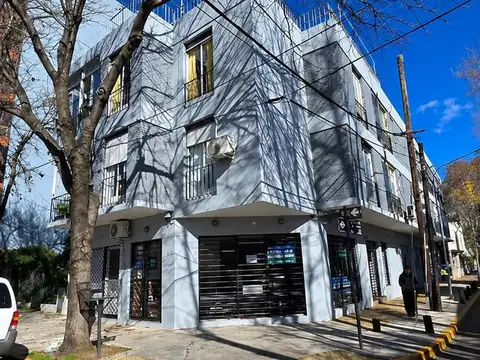 DEPARTAMENTO DE 3 AMBIENTES CON BALCON A METROS DE AVENIDA MAIPU EN VENTA. OLIVOS