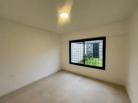 Casa minimalista totalmente reciclada a nuevo