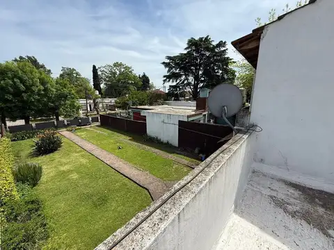 CASA 5 AMB, CON  PARQUE Y COCHERA ATO CREDITO