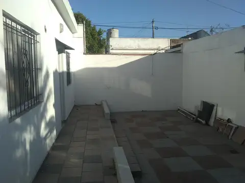 Depto Tipo Casa en Venta en El Palomar, USD 70.000