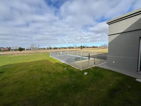 VENTA CASA HARAS DEL SUR 3 C/ PILETA 3 DORMITORIOS