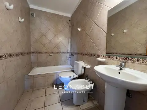 Departamento en Alquiler con 1 cocheras