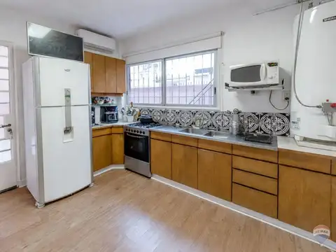 Depto Tipo Casa 6 ambientes con 2 baños