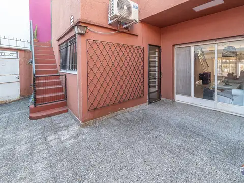 Depto Tipo Casa en Venta con 1 cocheras
