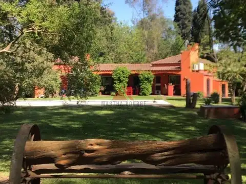 Casa Chalet  en Alquiler en Barrio Parque Los Pinos, Exaltación de la Cruz, G.B.A. Zona Norte