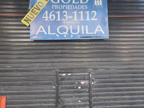 Loc en pleno centro comercial de Flores