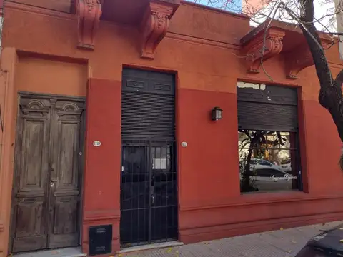 Local con vivienda o deposito en Caballito en venta
