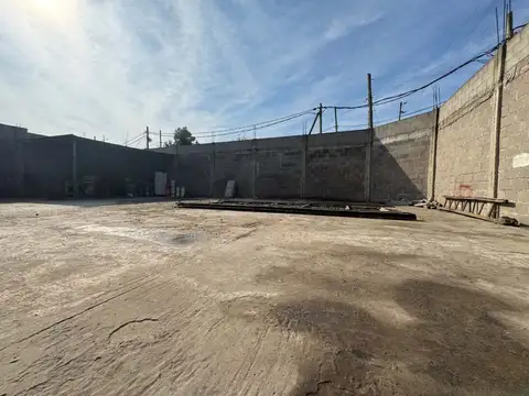 VENTA FRACCIÓN DE LOTE INDUSTRIAL APTO CAMIONES