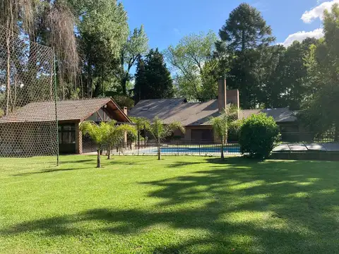 Casa 6 ambientes con 8 baños