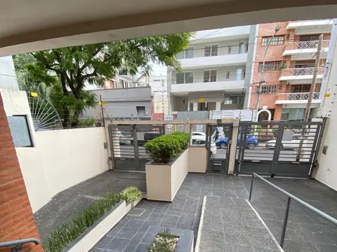 Imperdible semipiso 2 ambientes con cochera AMOBLADO en Quilmes Centro