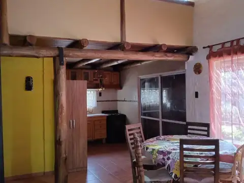 Casa 4 ambientes con 1 baño