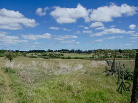 Chacra de 5 hectáreas, en Camino Medellín y Ruta 104-Manantiales, Maldonado/Punta del Este/Uruguay.