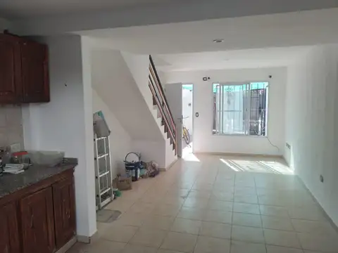 Depto Tipo Casa en Alquiler de 3 ambientes