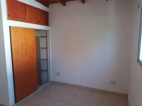 Depto Tipo Casa en Alquiler en Matheu, $ 590.000
