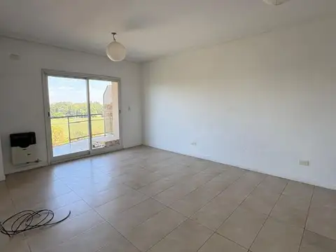 Departamento en Alquiler en Villa Raffo, $ 850.000