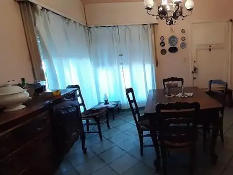 Casa en Venta en Castelar, USD 130.000