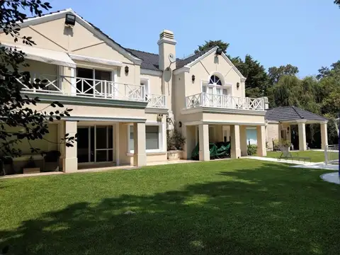 Casa en venta  en Country San Diego Moreno
