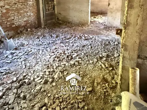 CASA A RESTAURAR / TERMINAR EN VILLA DEL DIQUE – CALAMUCHITA