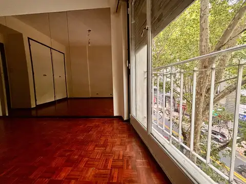 Luminoso y cómodo 3 ambientes con dependencia al frente