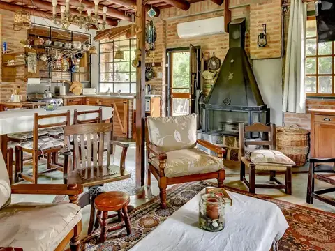 Casa en Alquiler con 1 cochera