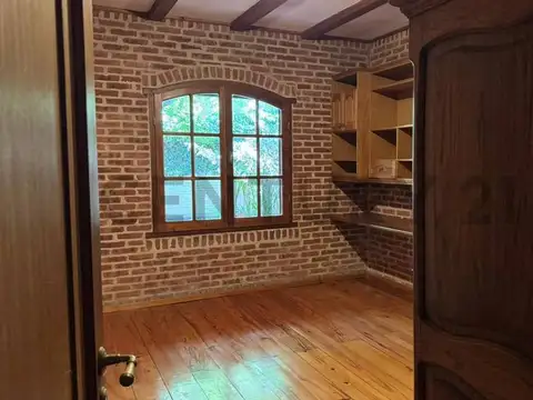 Casa en Alquiler en City Bell, USD 2.200