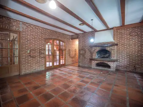 Casa en Alquiler en City Bell, $ 2.800.000