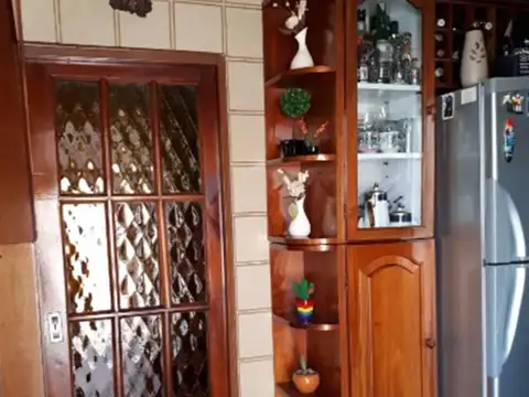 Casa 6 ambientes con 3 baños