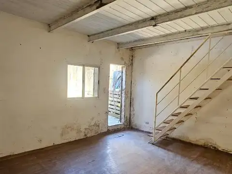 Excelente Local sobre Avenida