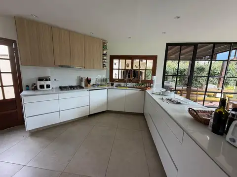Casa en Alquiler Temporal en El Lago, USD 6.500