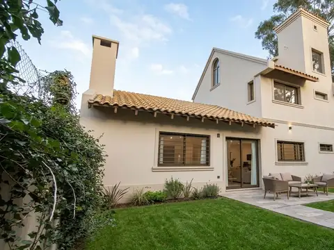 Casa en Venta con 1 cochera