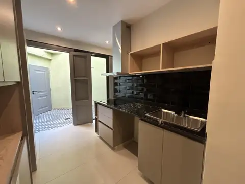Hermoso PH   Patio y 2 Habitaciones