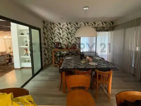 Casa 6 ambientes con 3 baños
