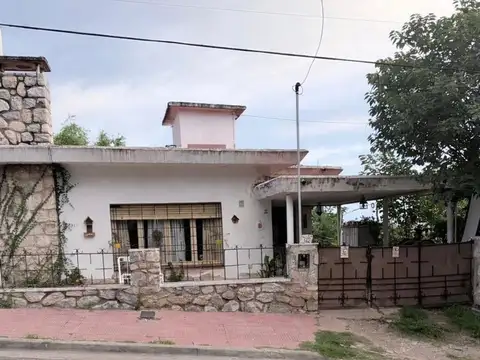 VENTA CASA 3 DORMITORIOS - CENTRO DE LA FALDA