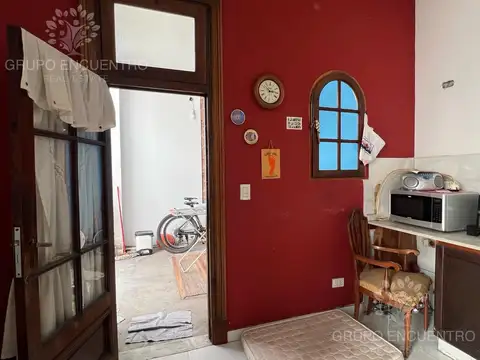 Casa 5 ambientes con 1 baño