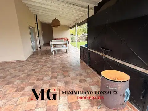 Casa en Alquiler con 1 cochera