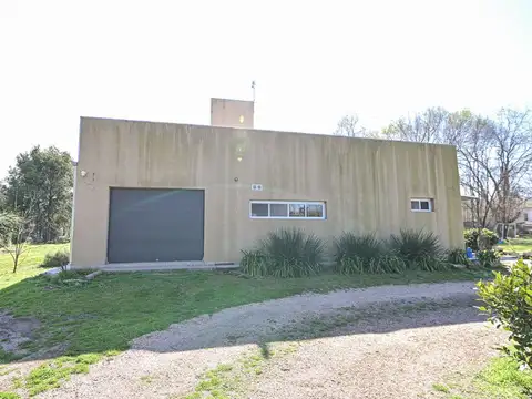 Quinta 3 dormitorios con pileta en Los Robles