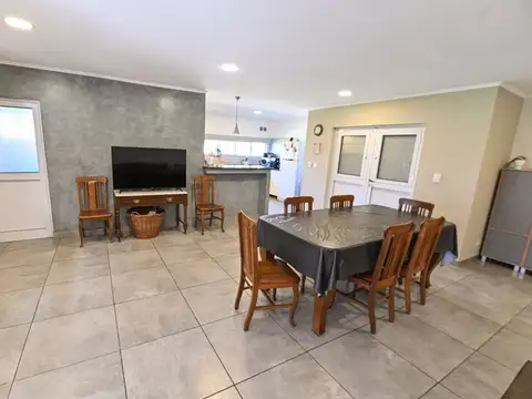 Quinta 3 dormitorios con pileta en Los Robles