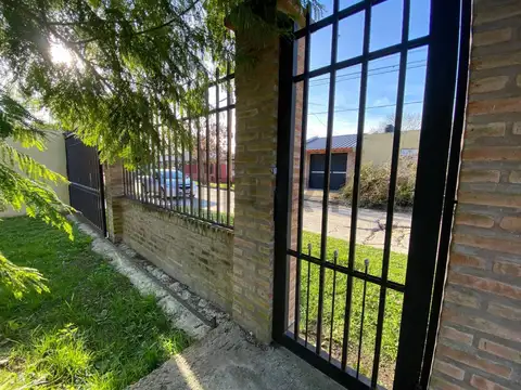 Casa 5 ambientes con 1 baño