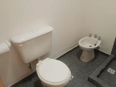 Local en Alquiler en Villa Mercedes, $ 380.000