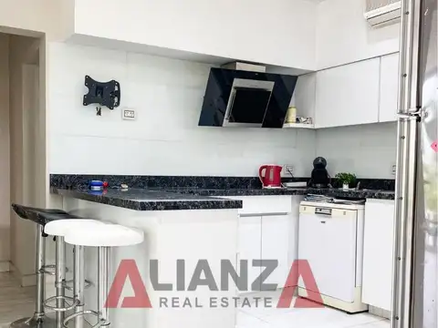 Casa 13 ambientes con 3 baños