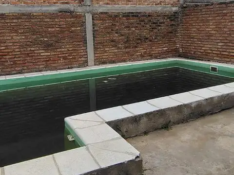 Casa en Alquiler con 1 cochera