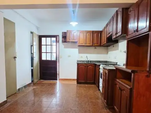 Departamento en Alquiler en Lomas del Mirador, $ 550.000