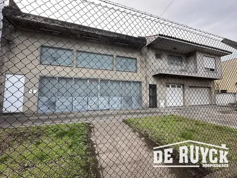 Galpón o Local con vivienda u oficinas sobre Camino General Belgrano