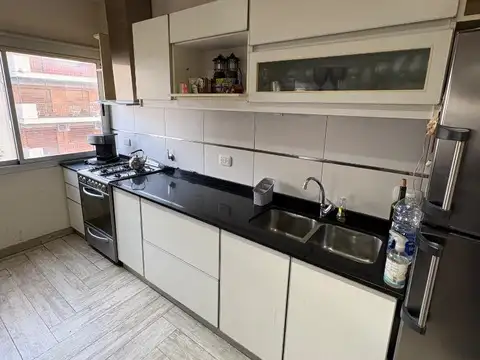 Ramon Falcon 6500, Piso 6