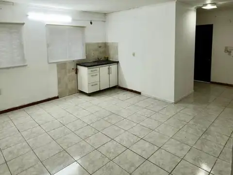 VENDO. Local y Departamento céntrico. Concordia, ER.