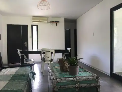 Casa en Venta con 4 cocheras