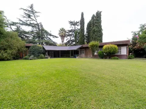 CASA SAN VICENTE VENTA CON PILETA Y TENIS