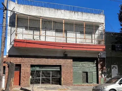 Villa Adelina: Venta en Block de 2 locales y gran vivienda con terraza en Planta Alta. Oportunidad!