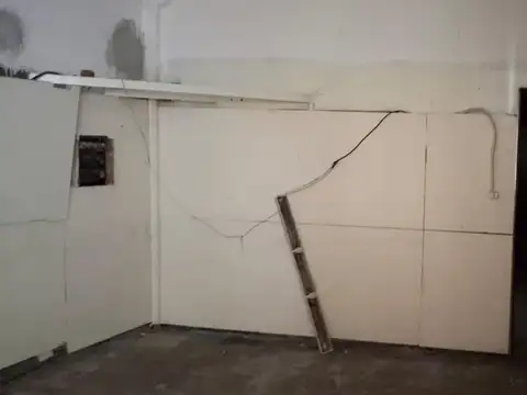 Galpon en Venta 28  mts Fondo