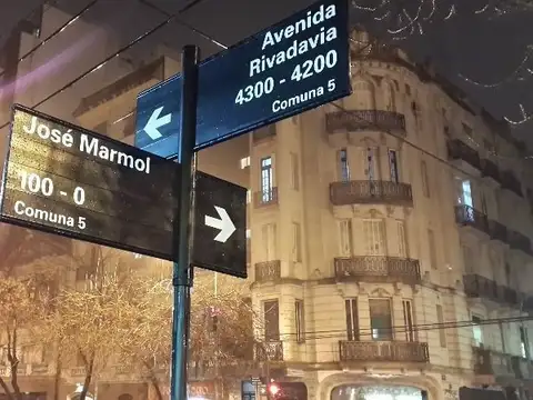 EXCELENTE LOCAL A METROS AVENIDA RIVADAVIA AL 4300